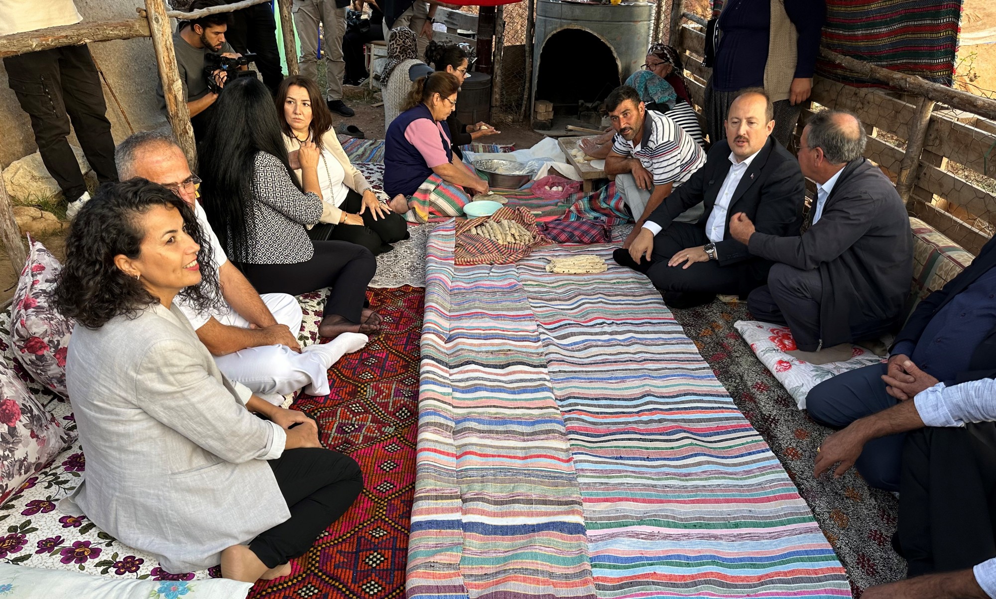 Mersin Valisi Ali Hamza Pehlivan, Üniversitemiz Akademisyenlerinin de Yer Aldığı Heyetle Birlikte Kuvayı Milliye Karargâh Müzesini ve Yörük Çadırlarını Ziyaret Etti